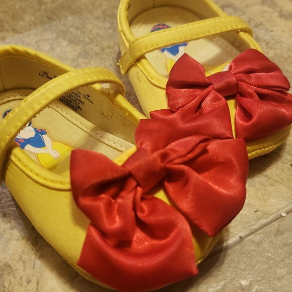 Disney Snow White Shoes - Picture 3 of 3